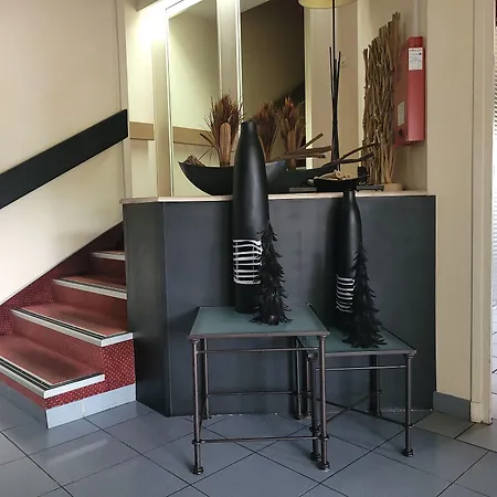 Hotel Medicis Roussillon (Isere)