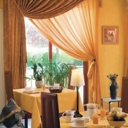 Medicis Hotel Roussillon (Isere)
