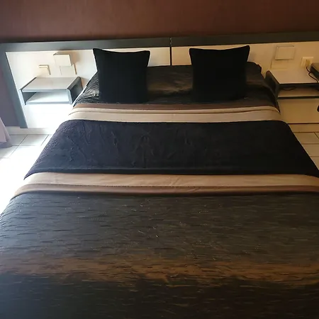 Medicis 3* Roussillon (Isere)