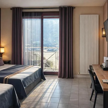 Medicis 3* Roussillon (Isere)
