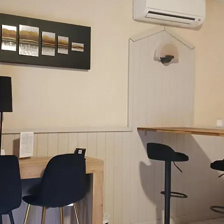 Hotel Medicis Roussillon (Isere)