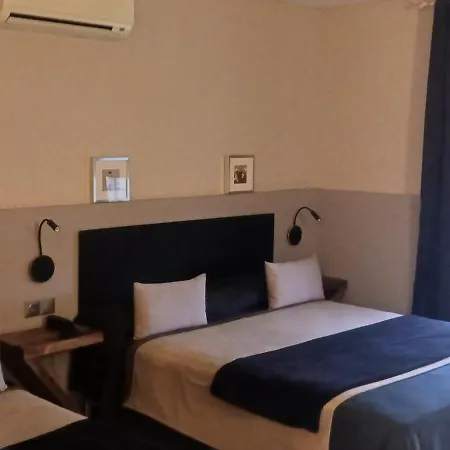 Hotel Medicis Roussillon (Isere)
