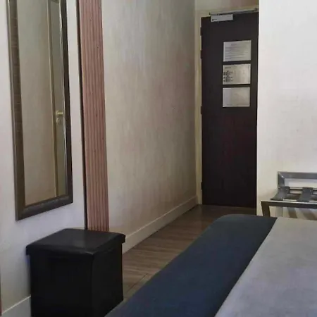 Hotel Medicis
