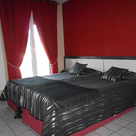 Hotel Le Medicis Roussillon (Isere)