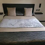 Medicis 3* Roussillon (Isere)