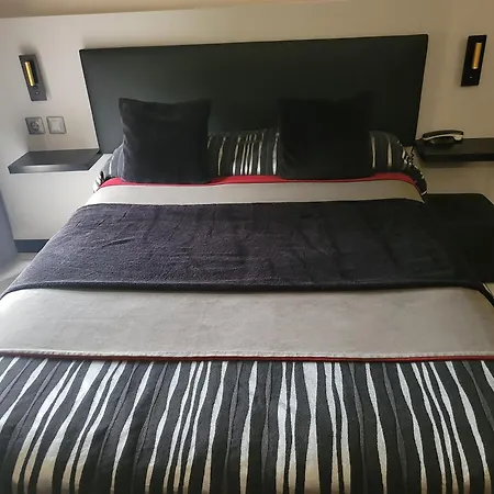 Hotel Medicis Roussillon (Isere)