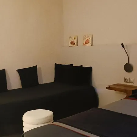 Hotel Medicis Roussillon (Isere)