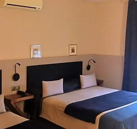 Hotel Médicis 3*