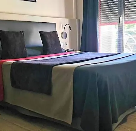 Hotel Médicis 3*