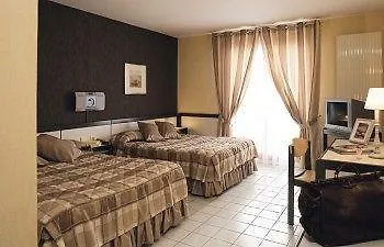 Le Médicis 3* Roussillon (Isere)